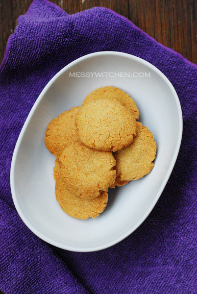 Tahini Almond Cookies